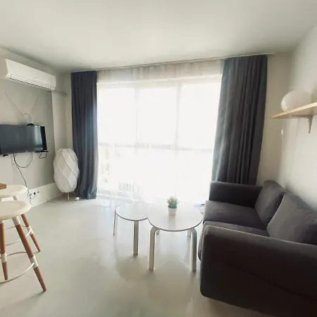 Flower Home 5 Apartment
